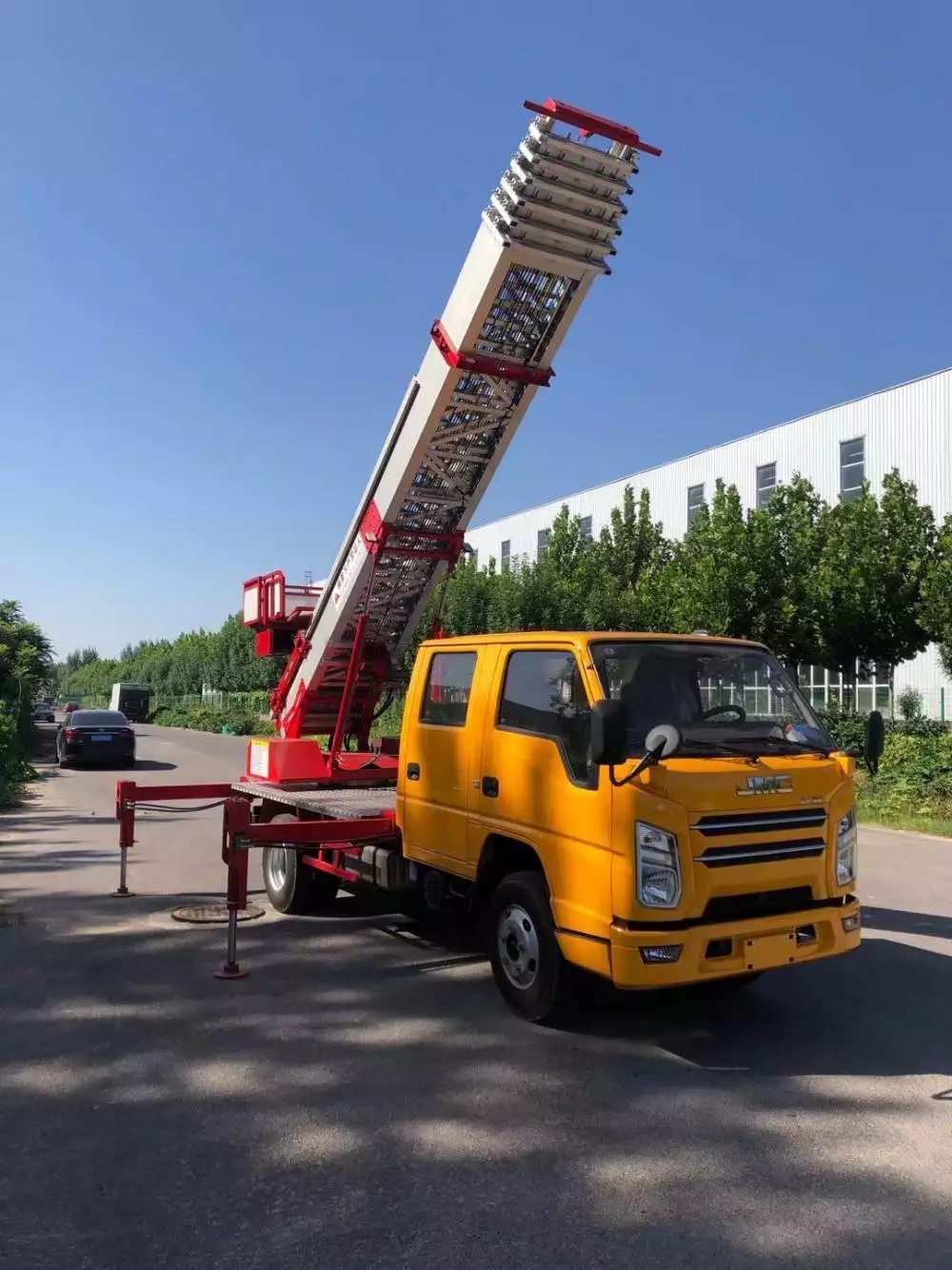 提蒙乡附近的云梯车出租服务：轻松解决高空作业需求